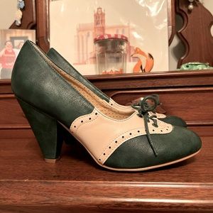 Vintage style women’s shoes